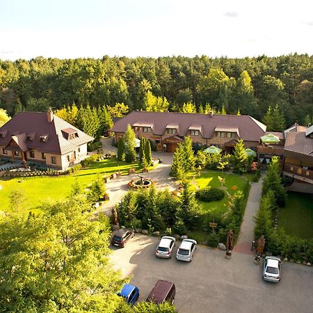 Hotel Trylogia Zielonka  Exteriör bild
