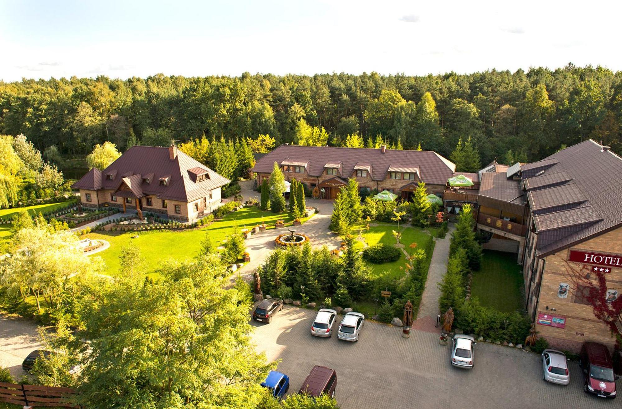 Hotel Trylogia Zielonka  Exteriör bild